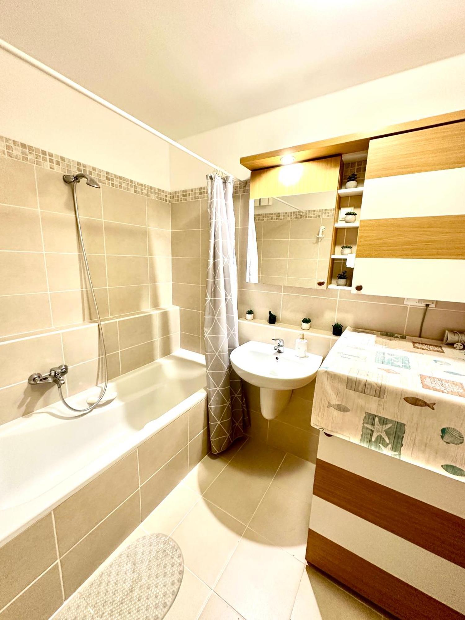 Central Apartment With Balcony Budapeszt Zewnętrze zdjęcie