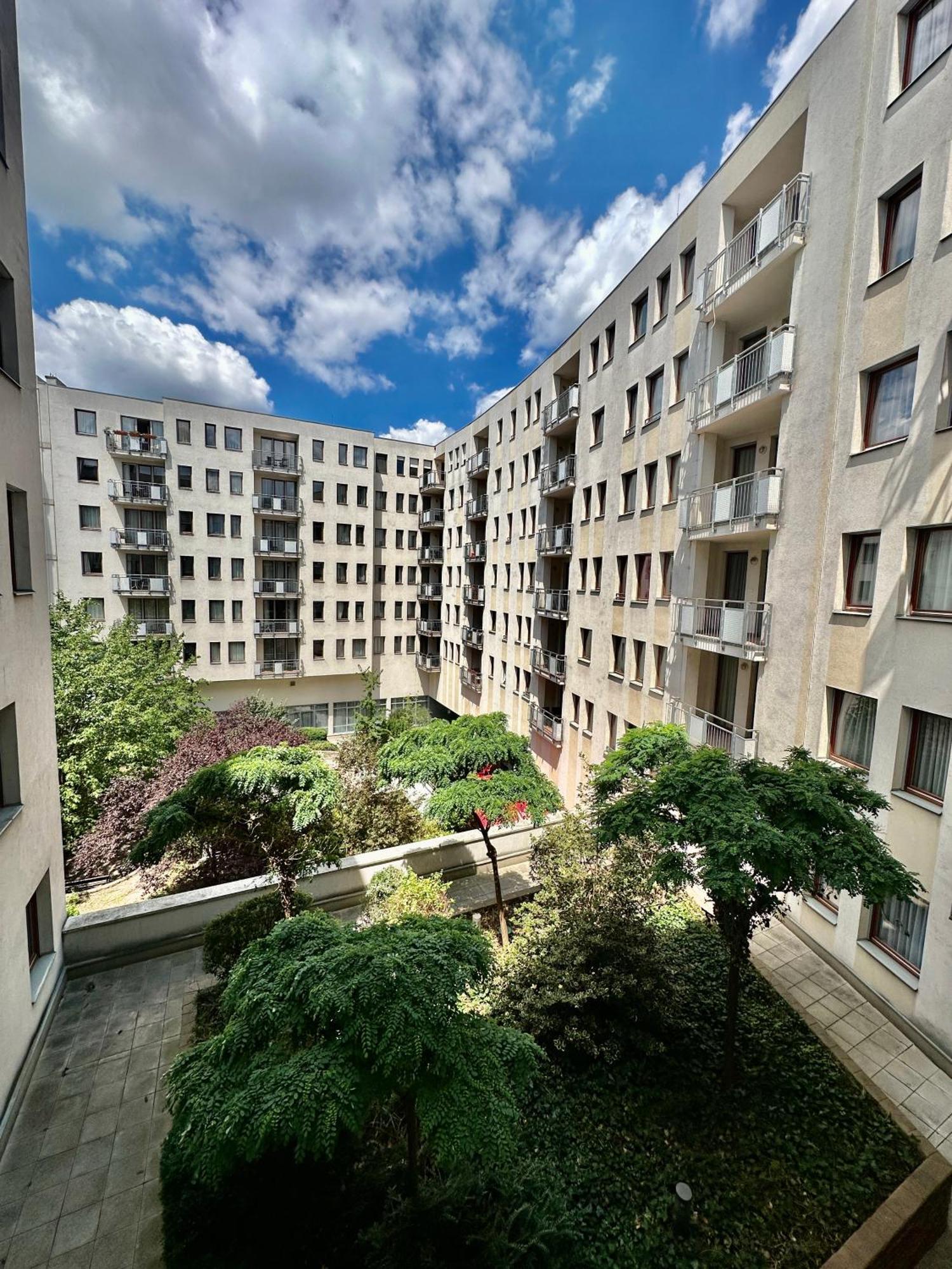 Central Apartment With Balcony Budapeszt Zewnętrze zdjęcie